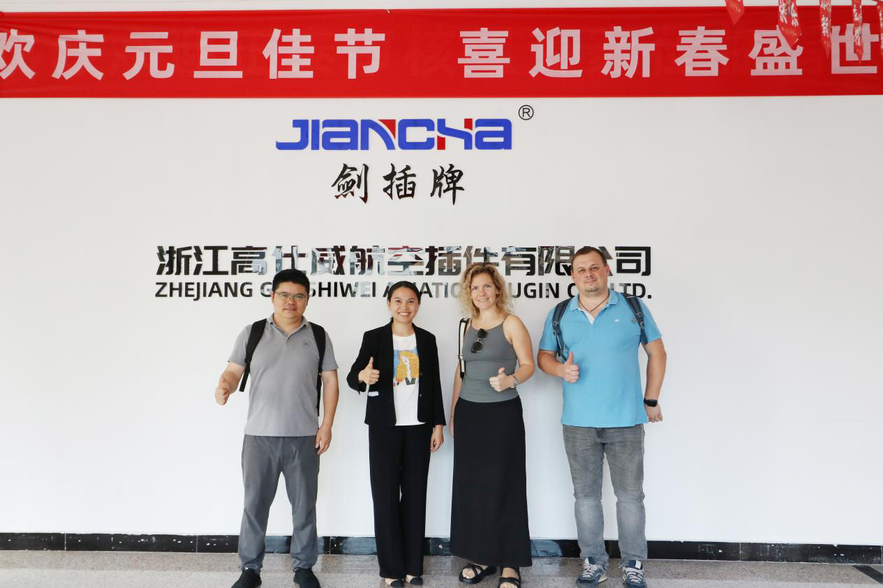 2024年10月17日，俄羅斯客戶來檢查工廠並在圓形連接器合作中繪製新的篇章